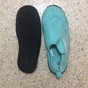 Water shoes